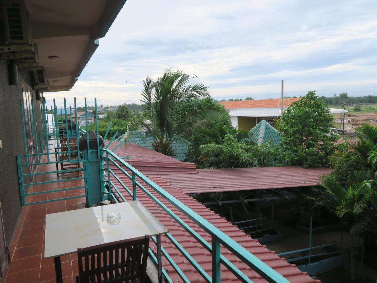 River Dolphin Hotel Kratie Exterior photo