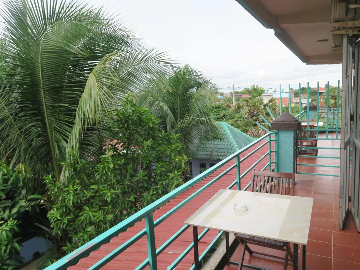 River Dolphin Hotel Kratie Exterior photo