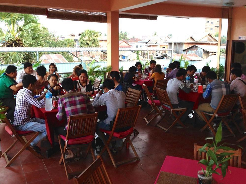 River Dolphin Hotel Kratie Exterior photo