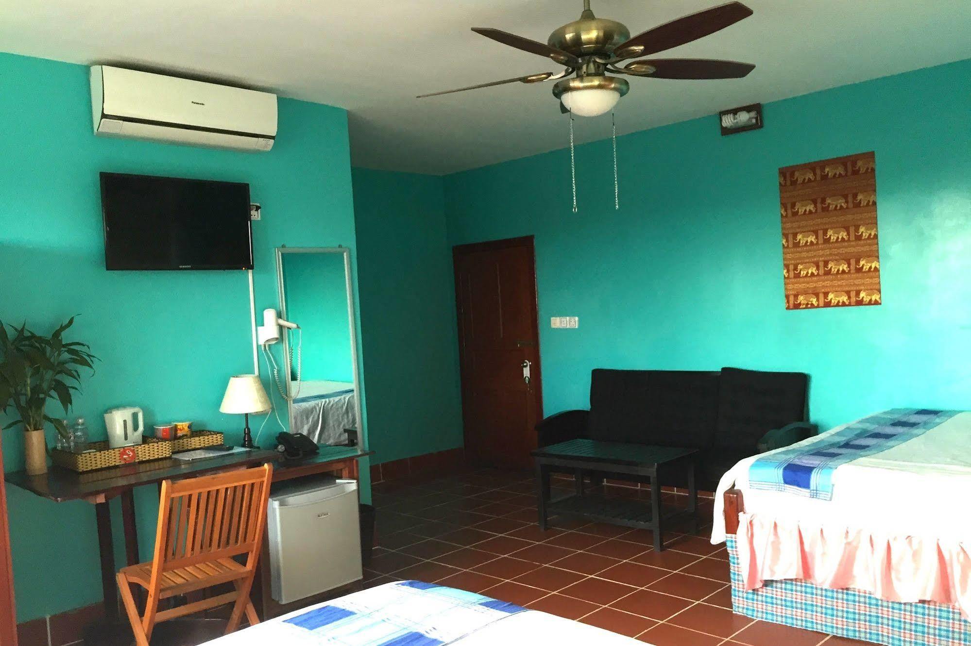 River Dolphin Hotel Kratie Exterior photo
