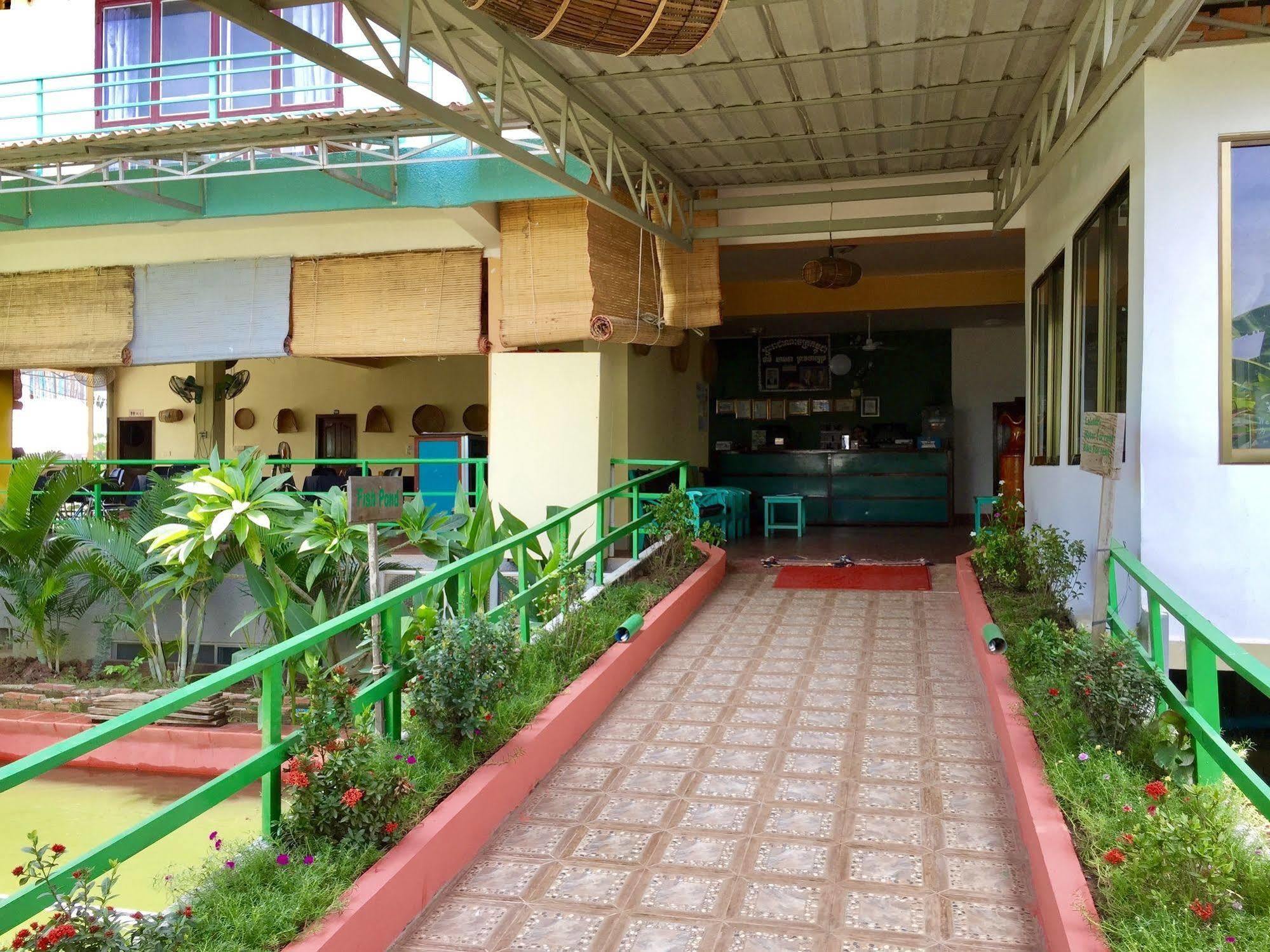 River Dolphin Hotel Kratie Exterior photo